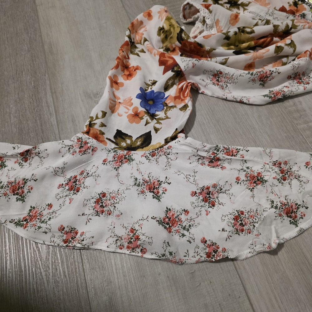🌸 Flowy Floral Boho Blouse | Bell Sleeve | Cottagecore | Size Large 🌸 - Picture 12 of 14